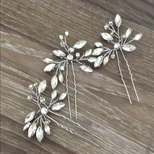 Sara Gabriel hair pins